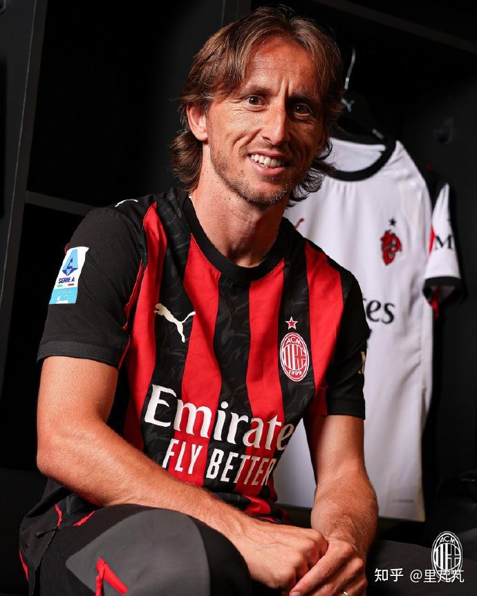 马尔卡宁持续得分表演，半场17分扛起进攻大旗