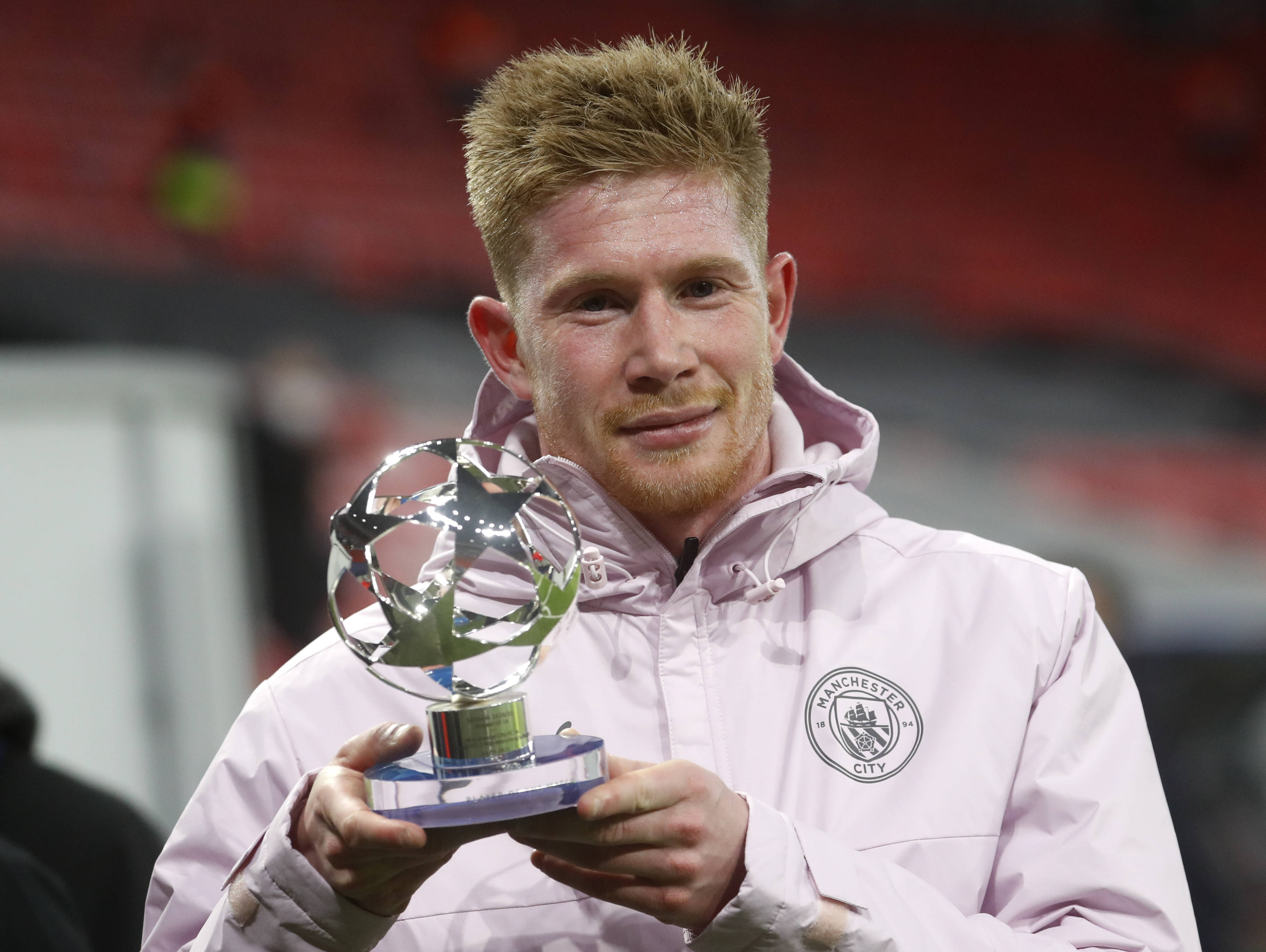 反对者抨击拉波尔塔：诺坎普还没完工，你们到底在庆祝什么？